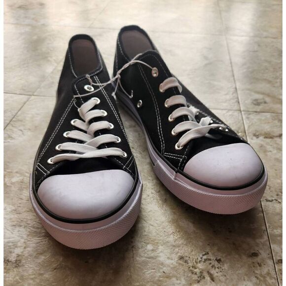 NWT Revolution canvas sneakers - Picture 5 of 7